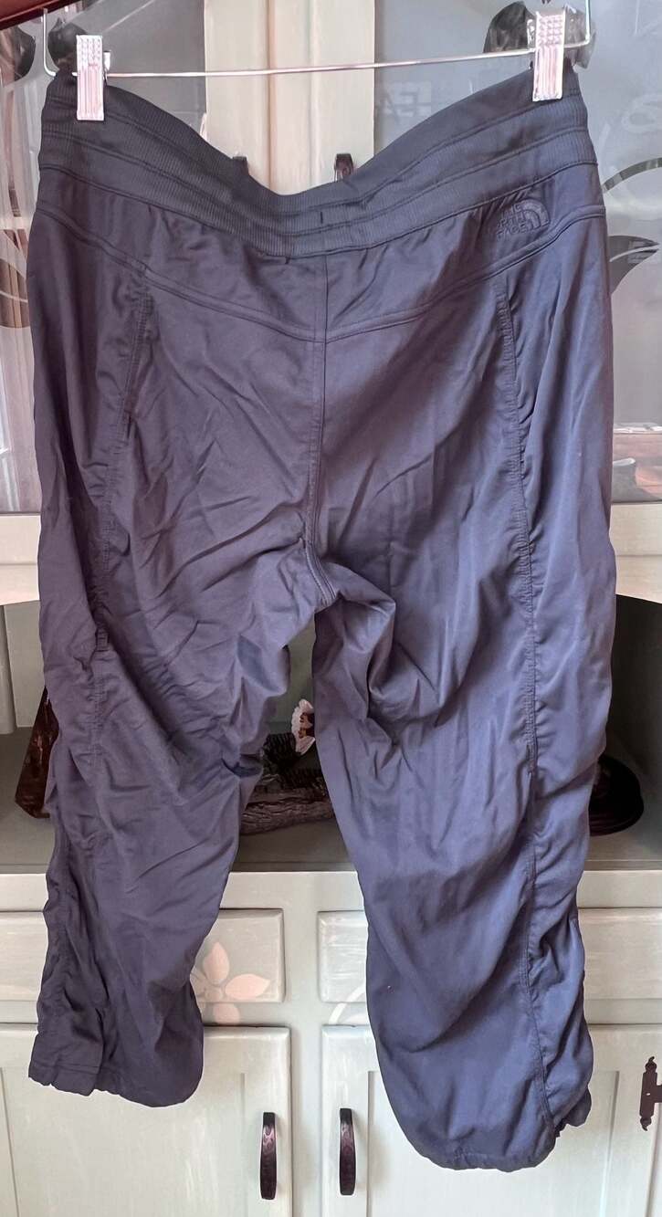 The North Face Women's Aphrodite 2.0 Capri Pants - Picture 4 of 7